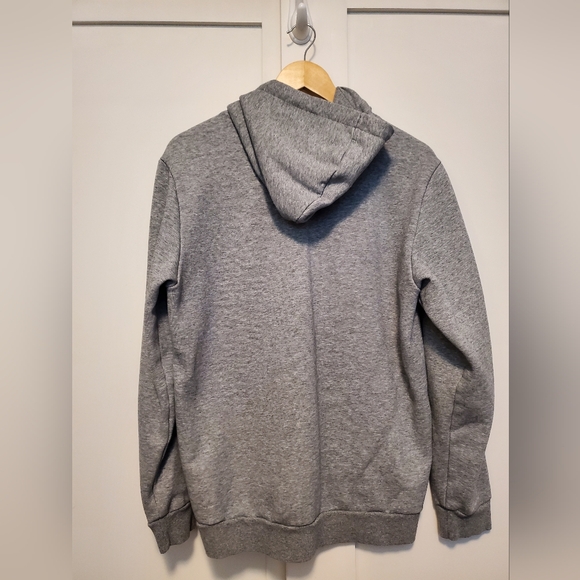 Size Medium Women's Puma kangaroo sweatshirt - Picture 4 of 6